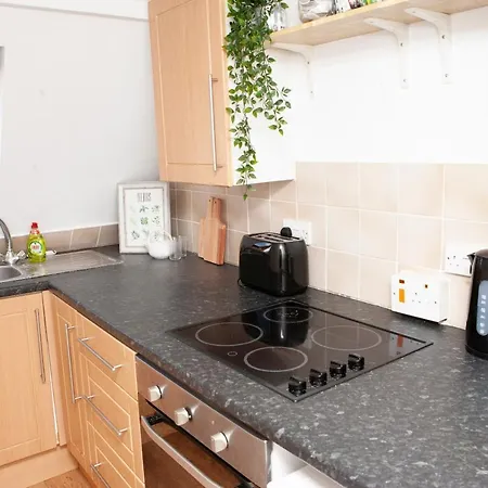 1 Bedroom In Clifton * Bristol